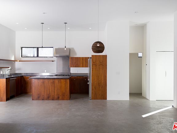 5th image of 250 4th Ave APT C