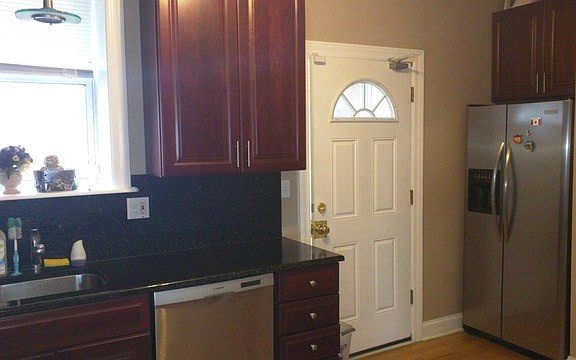 3rd image of 3749 W Byron St #1