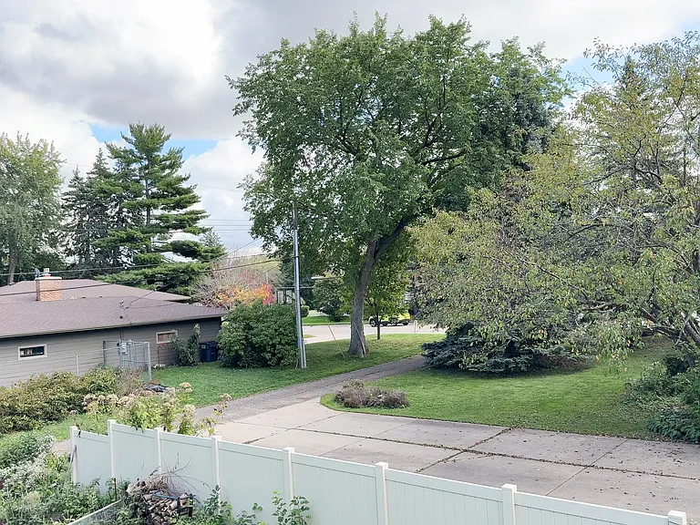 Croft Dr — Photo 10