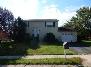 2440 Heather Rd, York, PA 17408