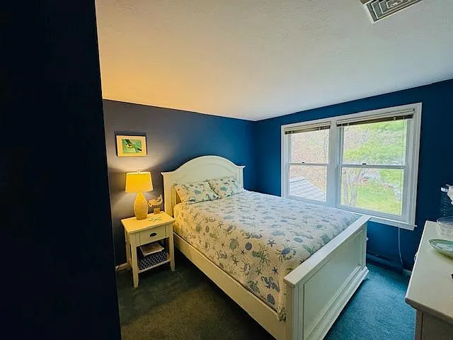 2nd bedroom, pictured with Queen size bed.