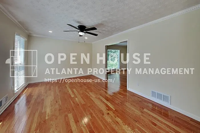3829 Bluffview Dr — Photo 5