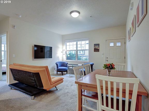 5th image of 625 NE Newstead Ln