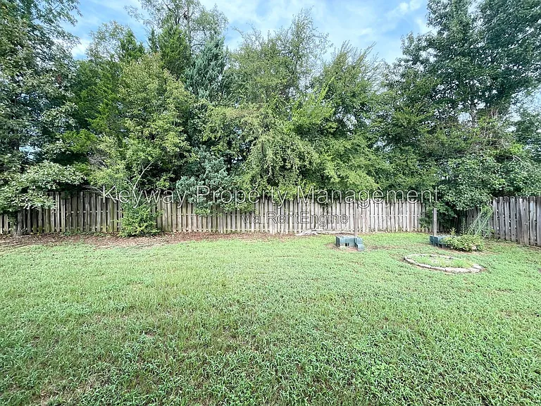 749 Michelle Ct — Photo 18