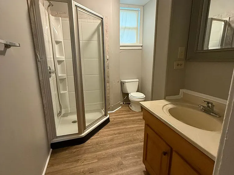 321 W Charles St #1 — Photo 3