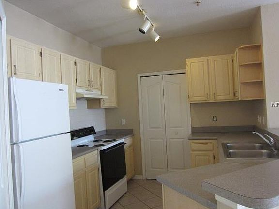 3rd image of 8803 Dunes Ct APT 107