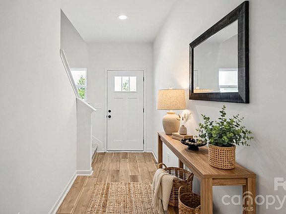 5th image of 6819 Mint St