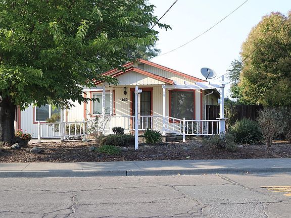 4th image of 1655 Jennings Avenue