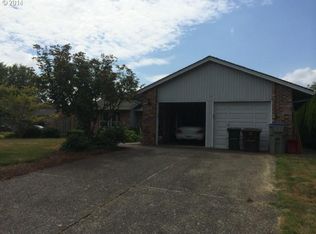 8895 SW Scheckla Dr, Tigard, OR 97224