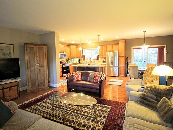 4th image of 5 Applewood Ln