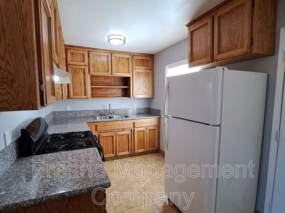 3rd image of 2040 E Hunter Ave #1