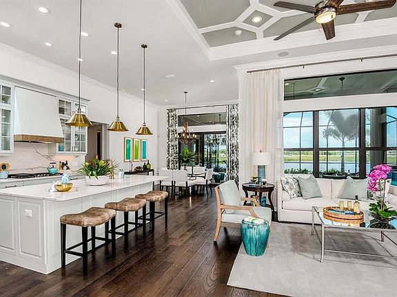 3rd image of 328 BOCELLI DRIVE