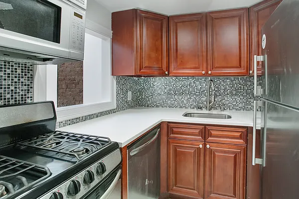 Rented by Creed Realty Group | media 24