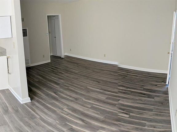 4th image of 211 N Isabel St APT 21