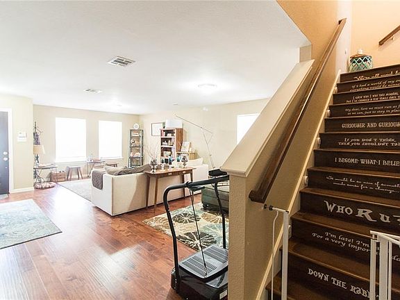 5th image of 806 Bigfork Dr