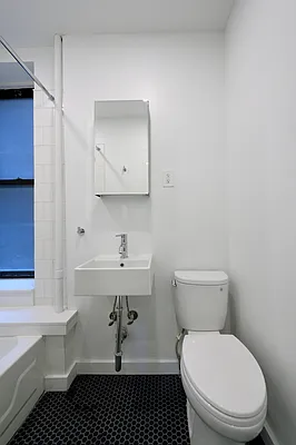 Rented by Aether Property Group | media 14