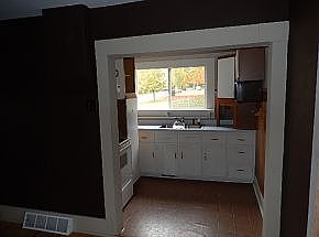 3rd image of 301 W Parker St