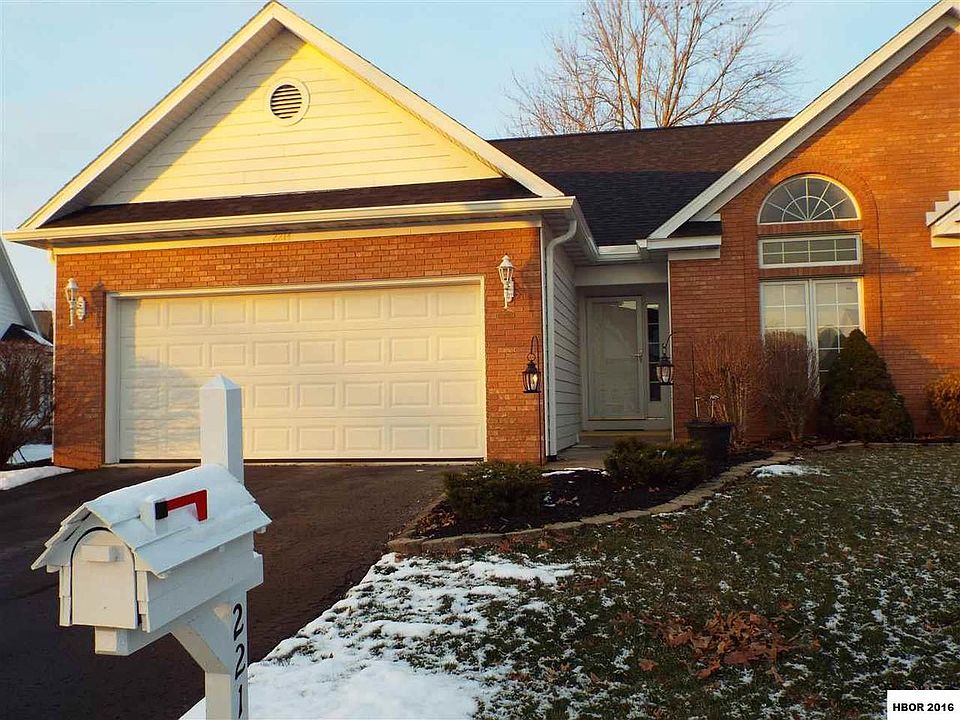 1st image of 2214 Bonnie Ln