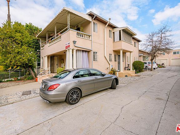 3rd image of 1726 N Mariposa Ave