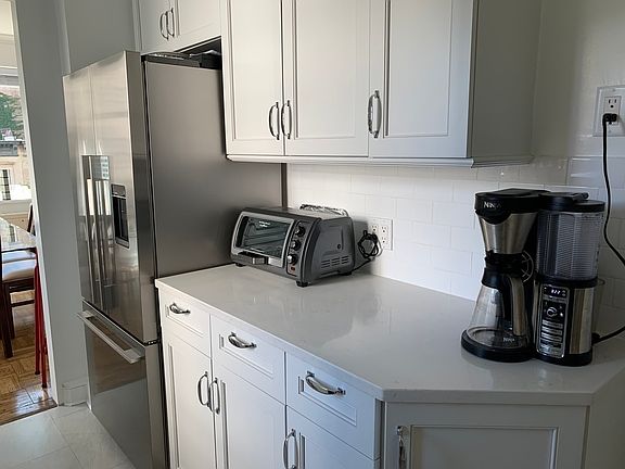3rd image of 215 E 68th St APT 5K