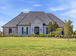 5390 Waterside Dr, Lake Charles, LA 70607