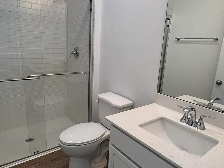 1782 SW Bayshore Blvd — Photo 6