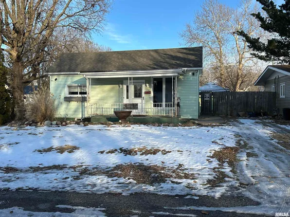 1230 N New St, Springfield, IL 62702