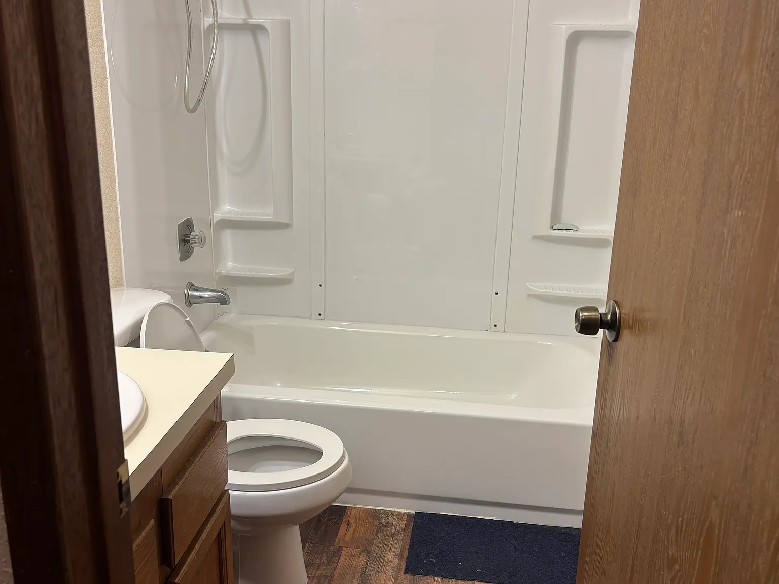 2 bed, 1.5 bath, 1095 sqft, $1,800 — Photo 4
