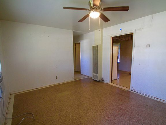 3rd image of 688 Overhill Dr