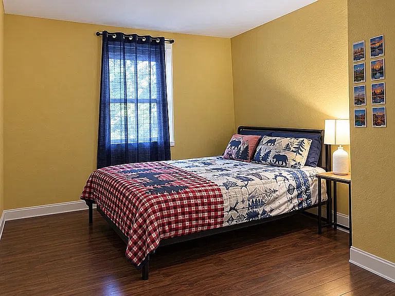 1st image of 128 Lexington St APT 3