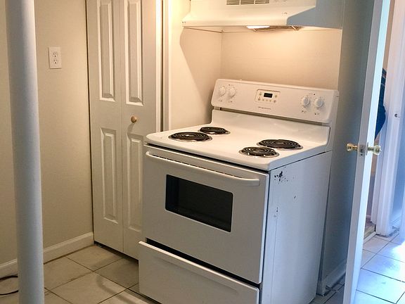 4th image of 133 Hadley Dr