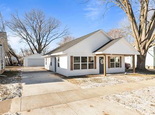 2215 Ashland St, Oshkosh, WI 54901