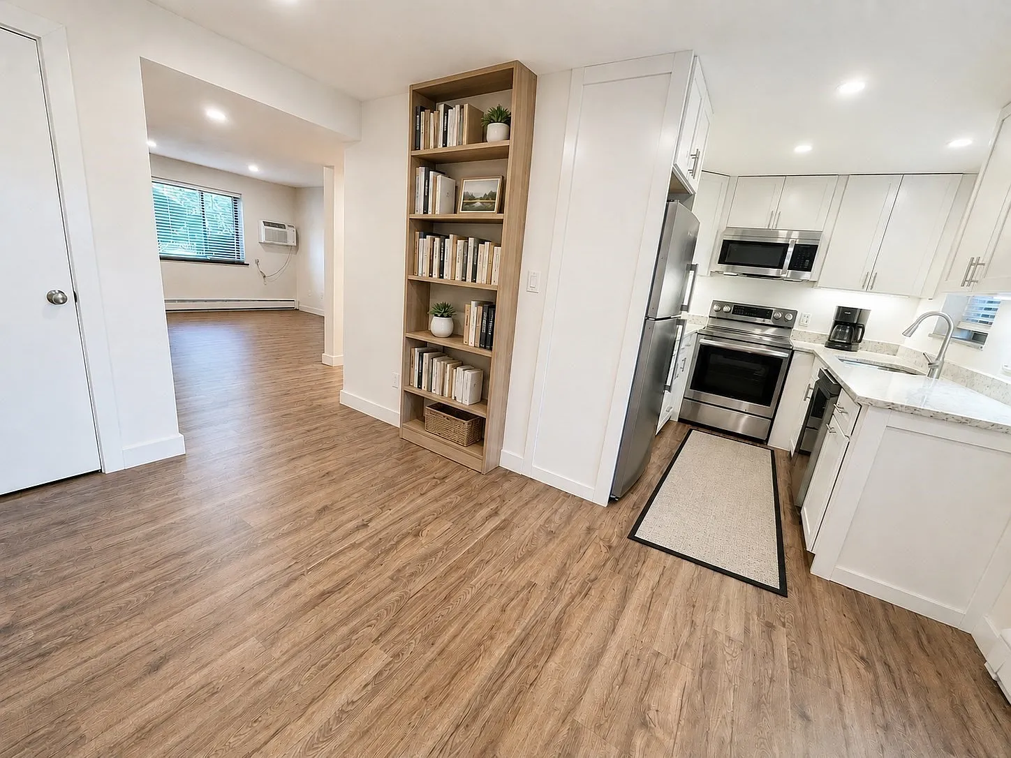 2 bed, 1.0 bath, 925 sqft, $2,780 — Photo 3