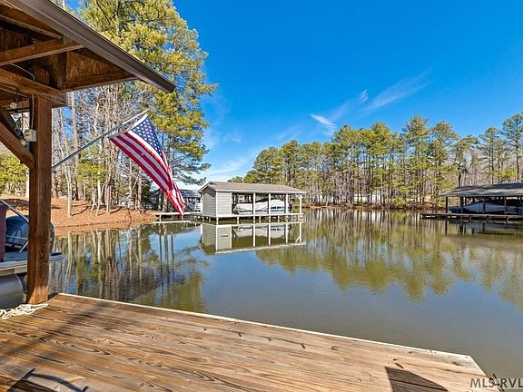 3rd image of 80 Pine Top Dr