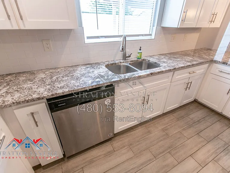 2732 E Michigan Ave — Photo 24