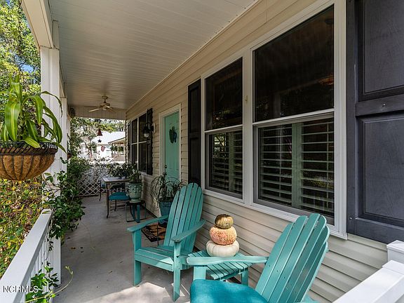 2nd image of 208 NE 39th Street