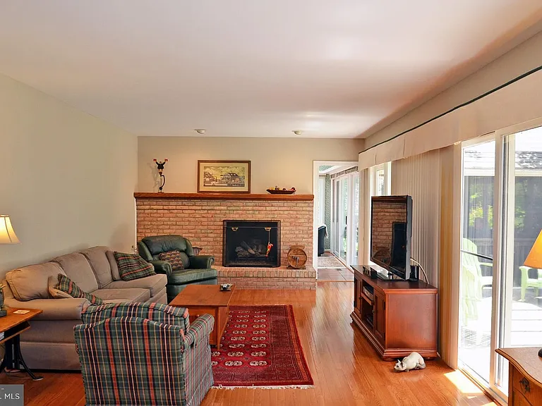 6610 Ashmere Ln — Photo 4