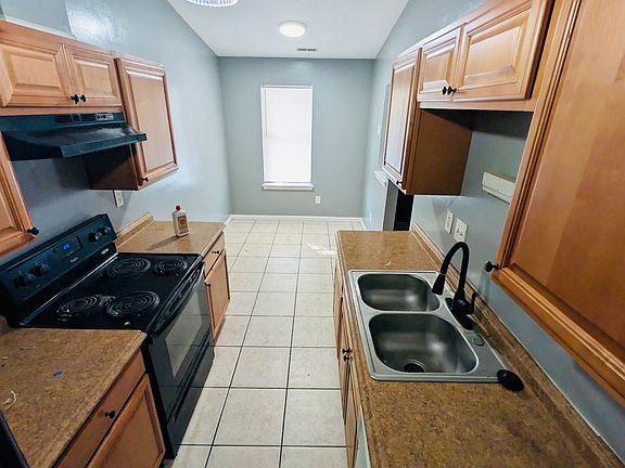4th image of 219 Harrier St