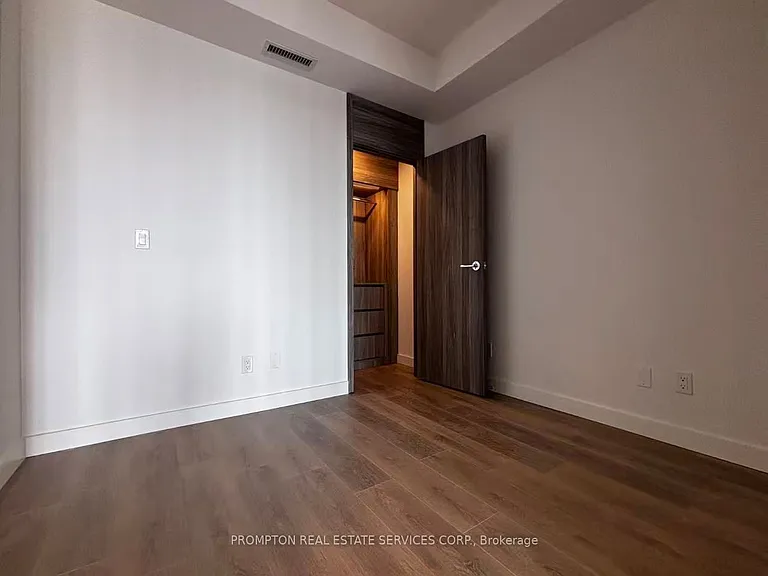 18 Esther Shiner Blvd #2709 — Photo 9