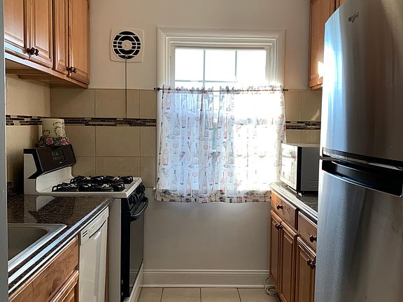 2nd image of 9493 Fairfax Blvd APT 304