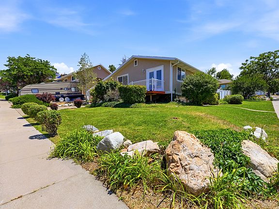 2nd image of 2312 E Cinnabar Ln