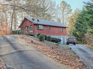 930 N Pond St, Toccoa, GA 30577