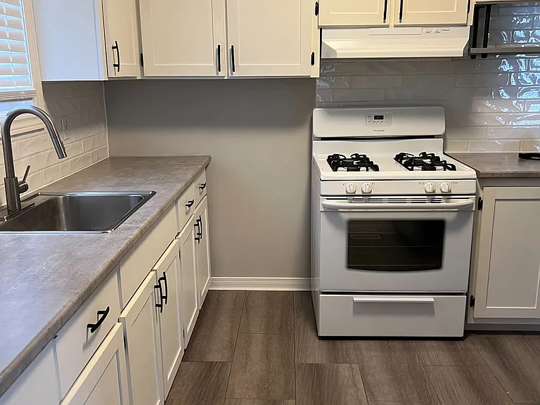 20 Glenbrook Dr — Photo 8
