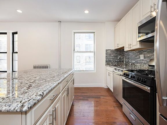 2nd image of 9 Pinehurst Ave APT 3C