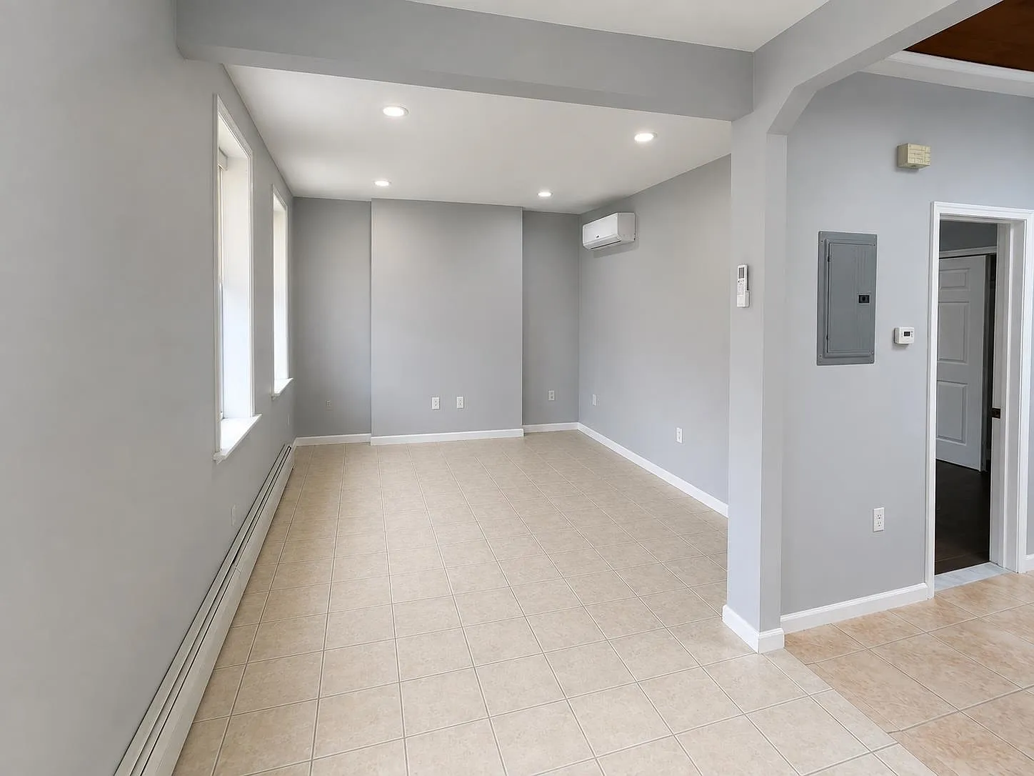 2 bed, 1.0 bath, 1200 sqft, $2,600 — Photo 2