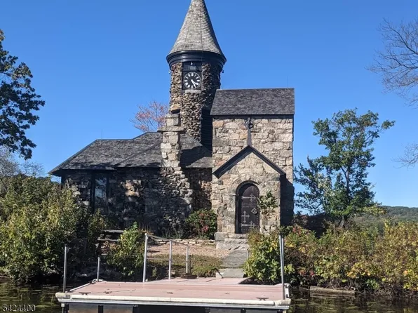 259 Long Meadow Rd, Kinnelon Boro, NJ 07405