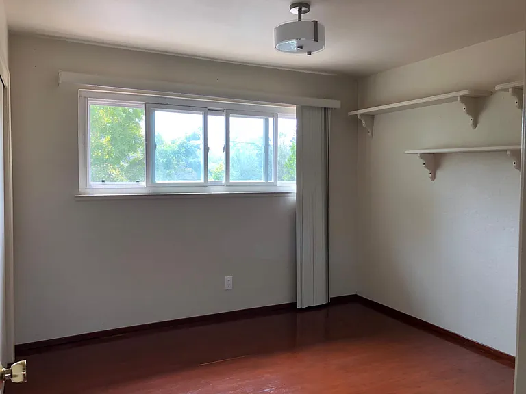 21960 Oaknoll Ct — Photo 17
