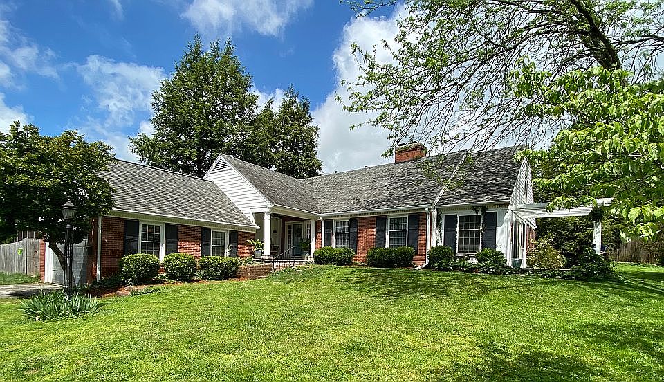 1st image of 222 Valley Vista Dr