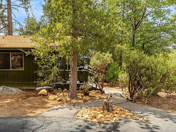 3rd image of 25461 Glen Rd