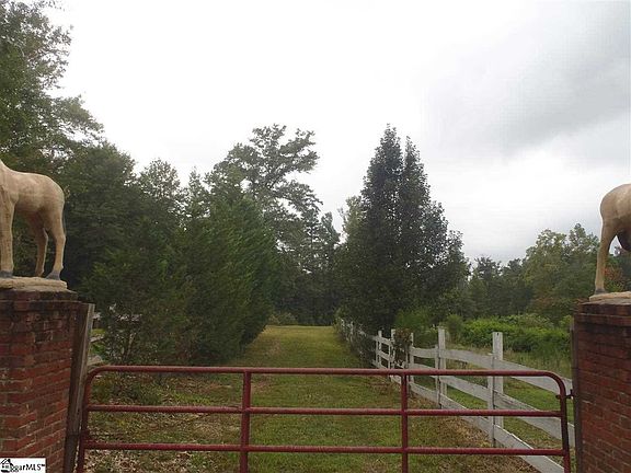 5th image of 129 Sheila Dr